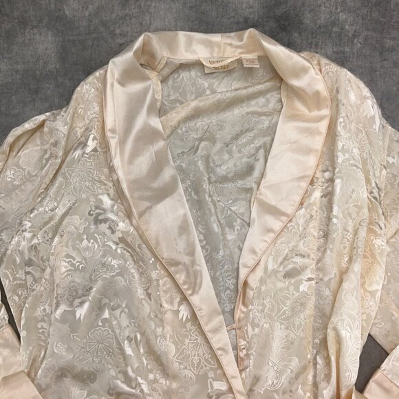 Victoria's Secret Robe Women Small Ivory Tasseled Belt Floral Damask Long Flaw‎ - Picture 2 of 14